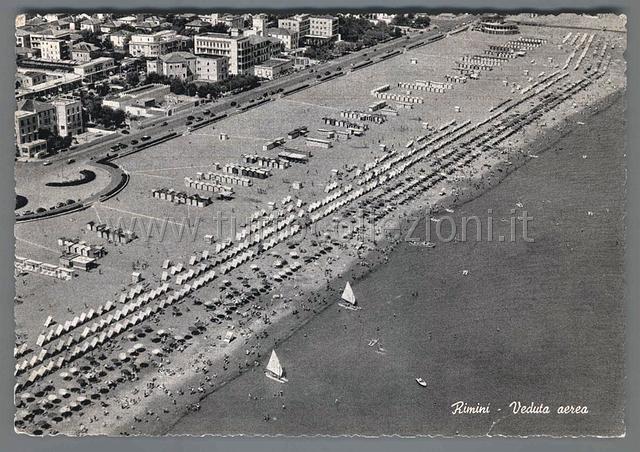 Collezionismo di cartoline postali